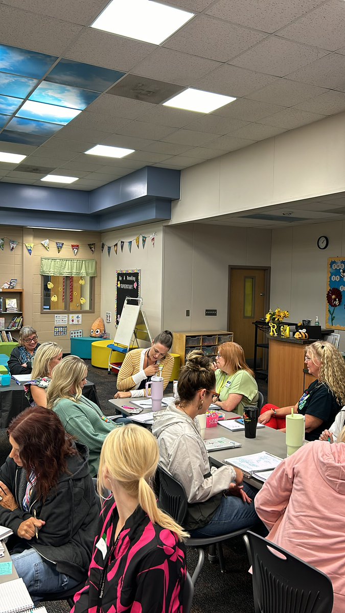 Teacher Clarity learning with the AWESOME Sugar Creek Elementary ! Thank you <a href="/john_hattie/">John Hattie</a> <a href="/DFISHERSDSU/">Douglas Fisher</a> <a href="/NancyFrey/">Nancy Frey</a> <a href="/jtalmarode/">John Almarode</a> <a href="/oamadorv/">Dr. Olivia Amador</a> @josephassoff  @kierstenbarbee