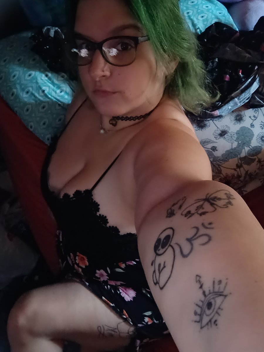 2589Elora's tweet photo. The decision to wear this dress without a bra... 🤌🏻#OF #ofgirl #OnlyFans #onlyfansgirl #bbw #followme  #linkinbio #bbwlove #girlswithglasses #thickthighssavelives #curvysexy #curvygirl https://t.co/yDVSsFy8DM
