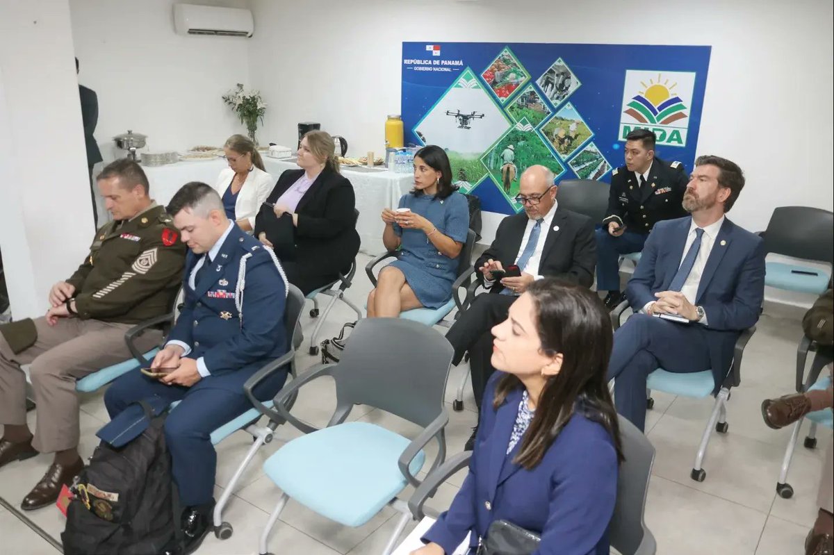 Rolinarest's tweet photo. El gobernador dijo que tenemos muchas cosas en común como la  agricultura y  ganadería. También mencionó que Panamá puede beneficiarse de la tecnología e investigación que ellos han desarrollado para mejorar la productividad en arroz y maíz. https://t.co/to06i0TVl2