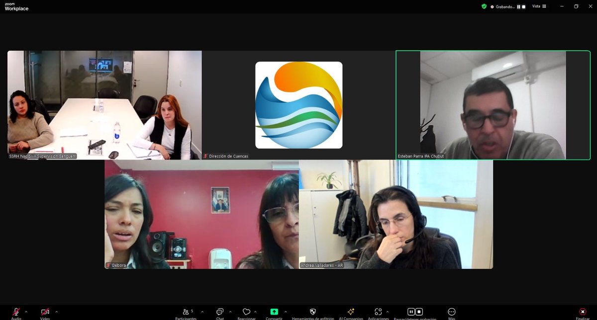 ArgCuencas's tweet photo. Reunión del Comité Interjurisdiccional de la Cuenca del Río Senguer, representantes de #SantaCruz, #Chubut y Recursos Hídricos de Nación (#SSRH) analizando los avances del Plan Director de la Cuenca, las medidas ha priorizar y las acciones a concretar en el corto plazo. #GIRH https://t.co/DldE0nt8rA