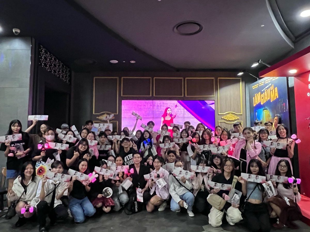 jennievnfc's tweet photo. Dear all,

The our event of "Born Pink World Tour in Cinemas" in Vietnam was a resounding success! 

We would like to express our sincere gratitude to everyone.

Your presence made the event truly memorable💙🤍. 

PJ by @MandooJennieVN @jennievnfc @babybearvn https://t.co/4EigbQC2fj