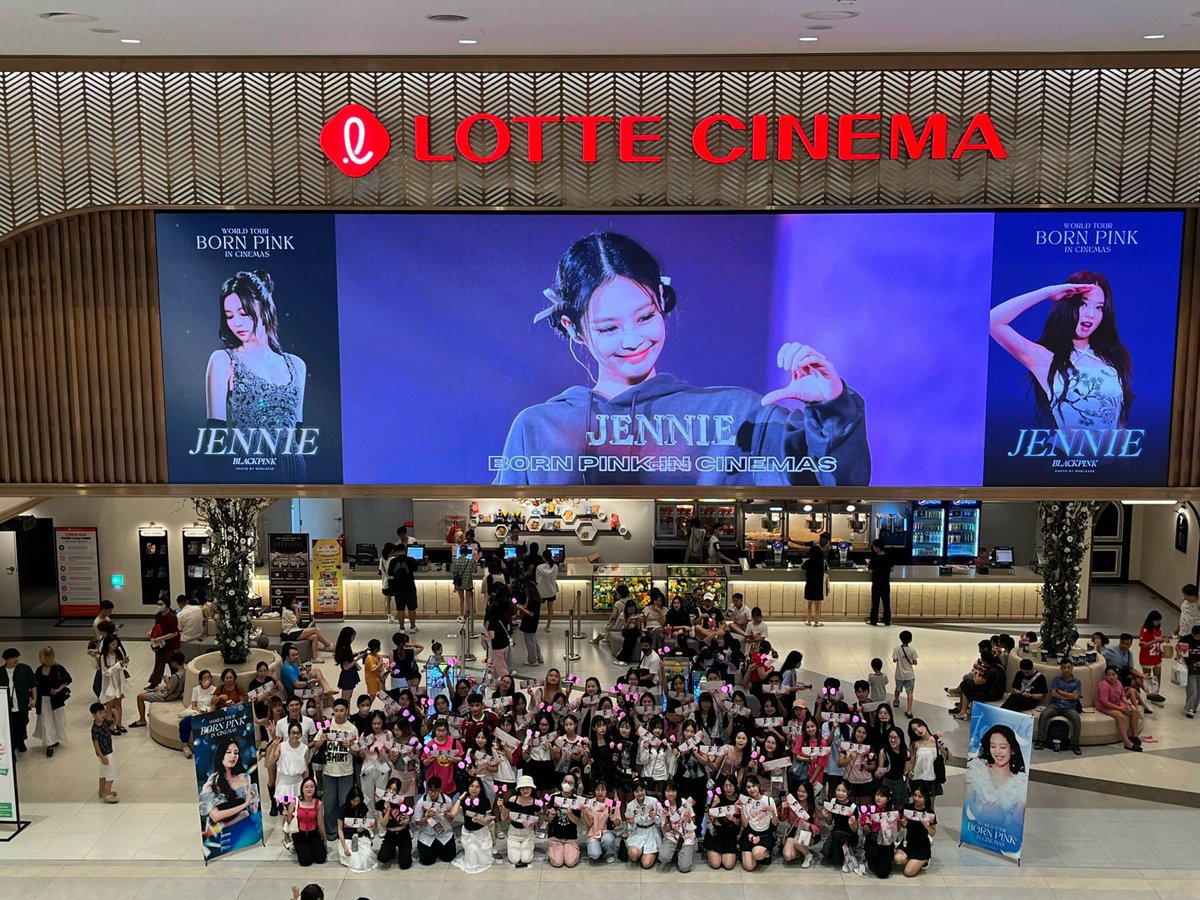 jennievnfc's tweet photo. Dear all,

The our event of "Born Pink World Tour in Cinemas" in Vietnam was a resounding success! 

We would like to express our sincere gratitude to everyone.

Your presence made the event truly memorable💙🤍. 

PJ by @MandooJennieVN @jennievnfc @babybearvn https://t.co/4EigbQC2fj