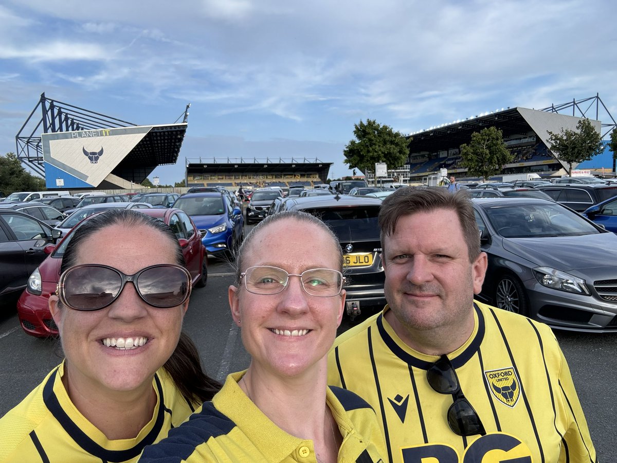 MandyKing84's tweet photo. Cup ready #OUFCMatchday https://t.co/XbBWJree7H