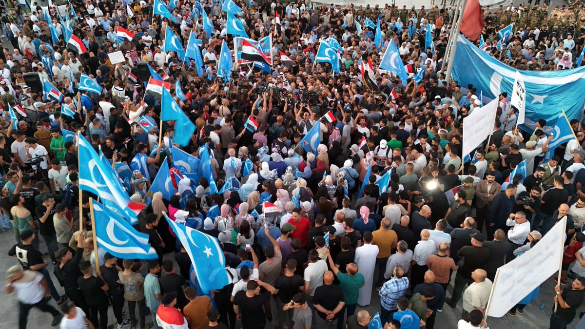 ITChasanturan's tweet photo. Kerkük'te büyük Türkmen gösterisi düzenledik.

Halkımız, Türkmenlerin temsil edilmediği yerel yönetime karşı çıktı.

Hep birlikte önce Kerkük, sonra da Kerkük dedik! https://t.co/AgynpKc3lS