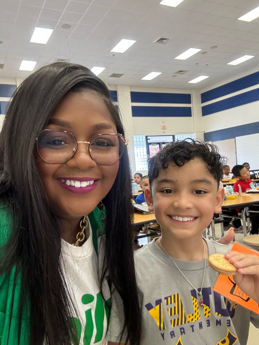 MrsMalaret's tweet photo. Giham with our amazing Principal Mrs. Archie 💙🦅
@OutleyE @PrincipalArchie https://t.co/KLgQzXGzlv