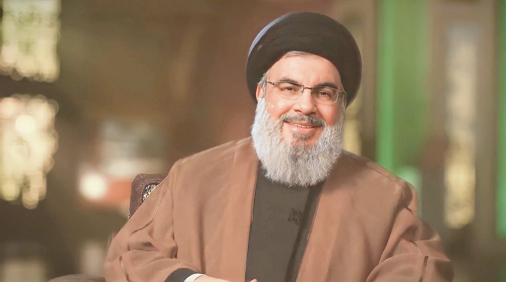يا غاسلَ العارِ عن وجهِ العرب..
يا دُرّةَ الشرقِ في كلّ الحُقب!
