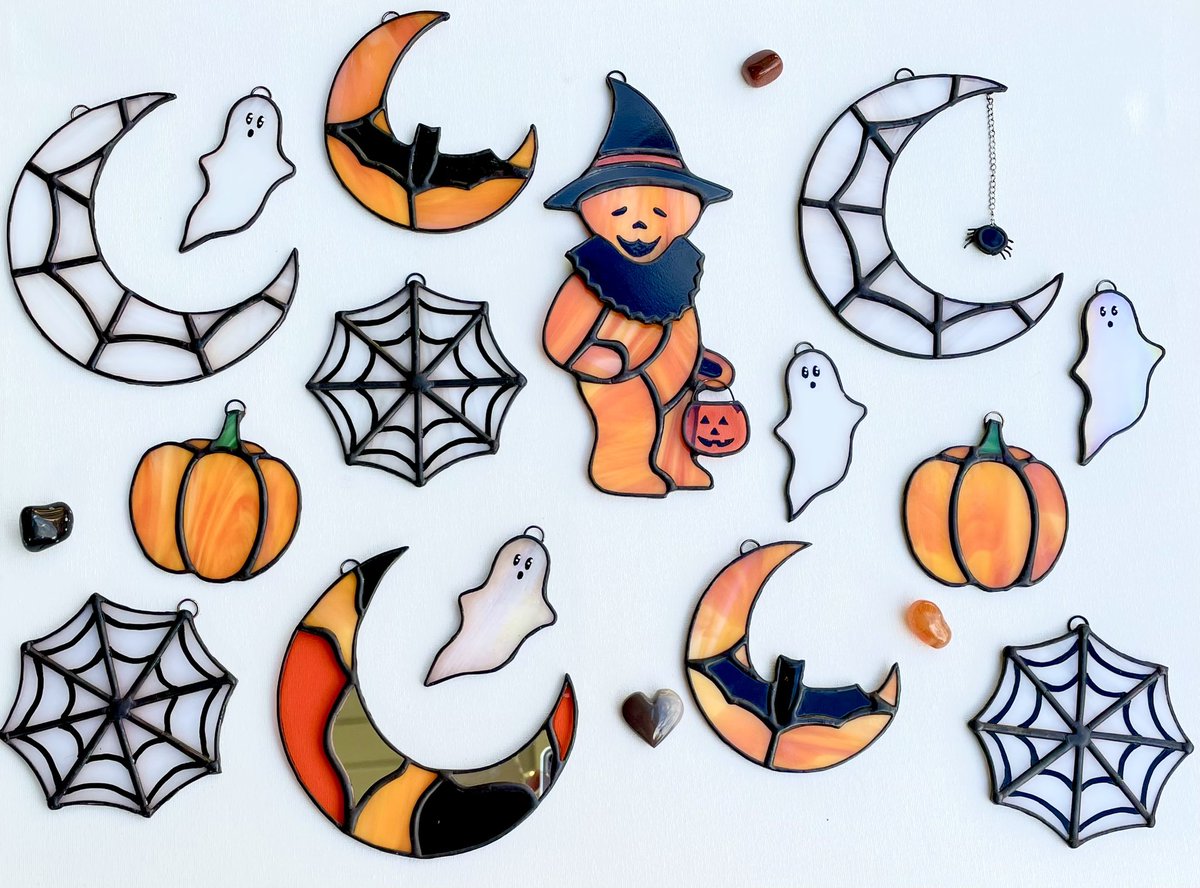 whitewavewitch's tweet photo. Anyone else ready for spooky season 👀🎃👻🦇 https://t.co/WQV4VodFqX