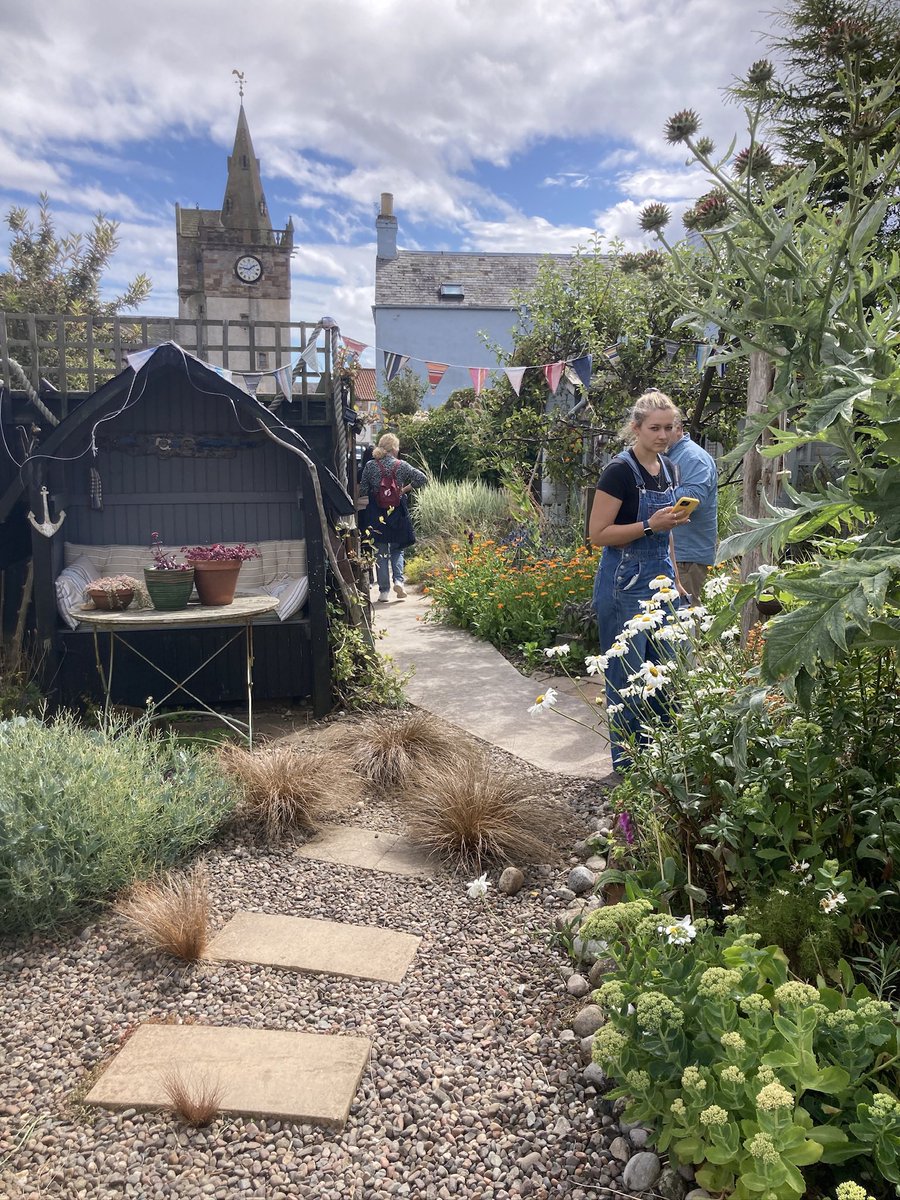 Art Branches tweet media