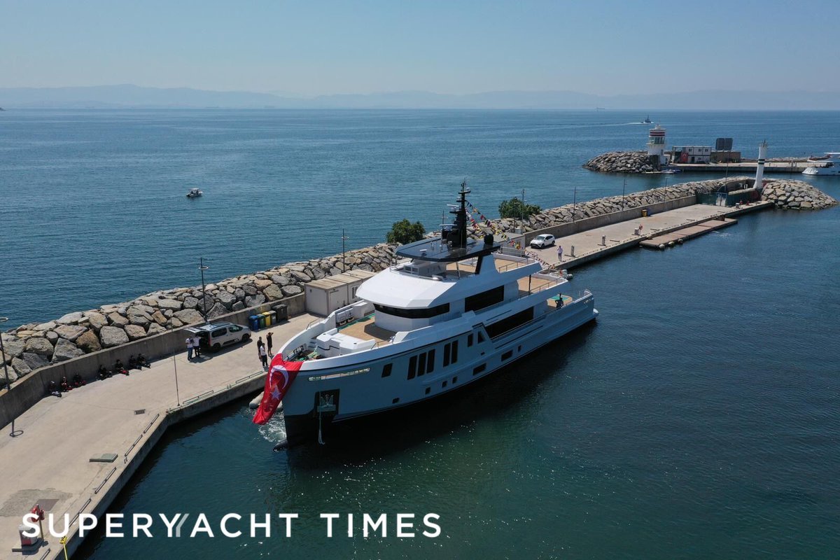 sytreports's tweet photo. 🚀 LAUNCH: ART Shipyard launches 35m explorer yacht Bee

She features exterior design and naval architecture both penned by #HydroTec, as well as interior styling created by Michele Dragoni of #DragoniDesignLab.

👀 See all the images here: https://t.co/mVdop04ZlC
#yachtlaunch #BEEYacht #ARTShipyard