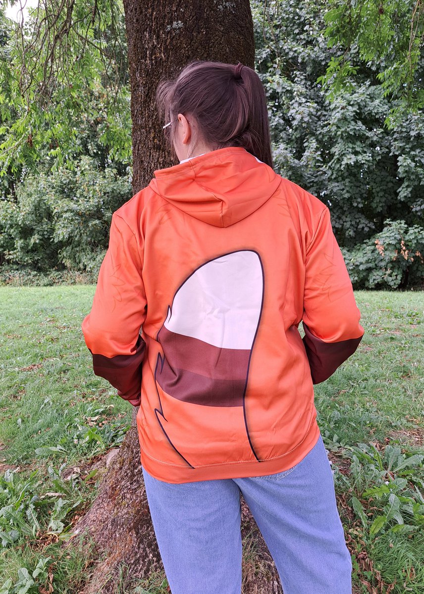 WintersHowling's tweet image. I'm really pleased to let yall know, my zip hoodie samples came in and I'm so happy with them that I will be making an or-der form for them! 

I'll add pics of the others in the thread! 

Pri-ce is currently undecided :)

Here's our fox!