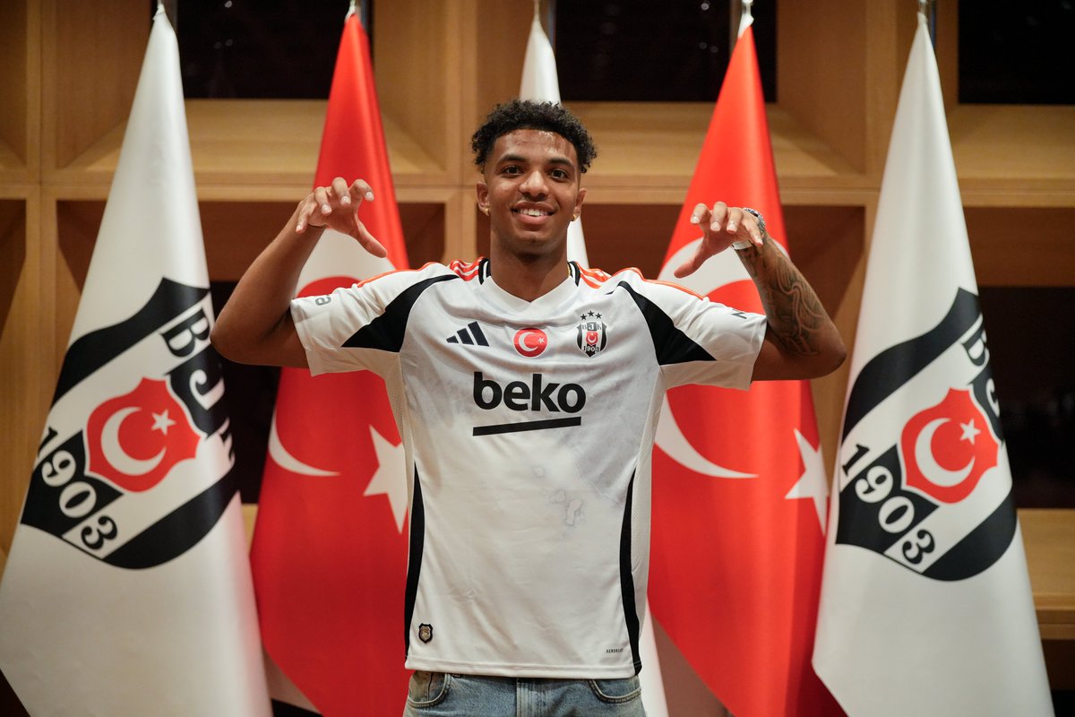 Besiktas's tweet photo. ✍👍

🦅 #EaglesFlyHigh https://t.co/USihAKPdJS