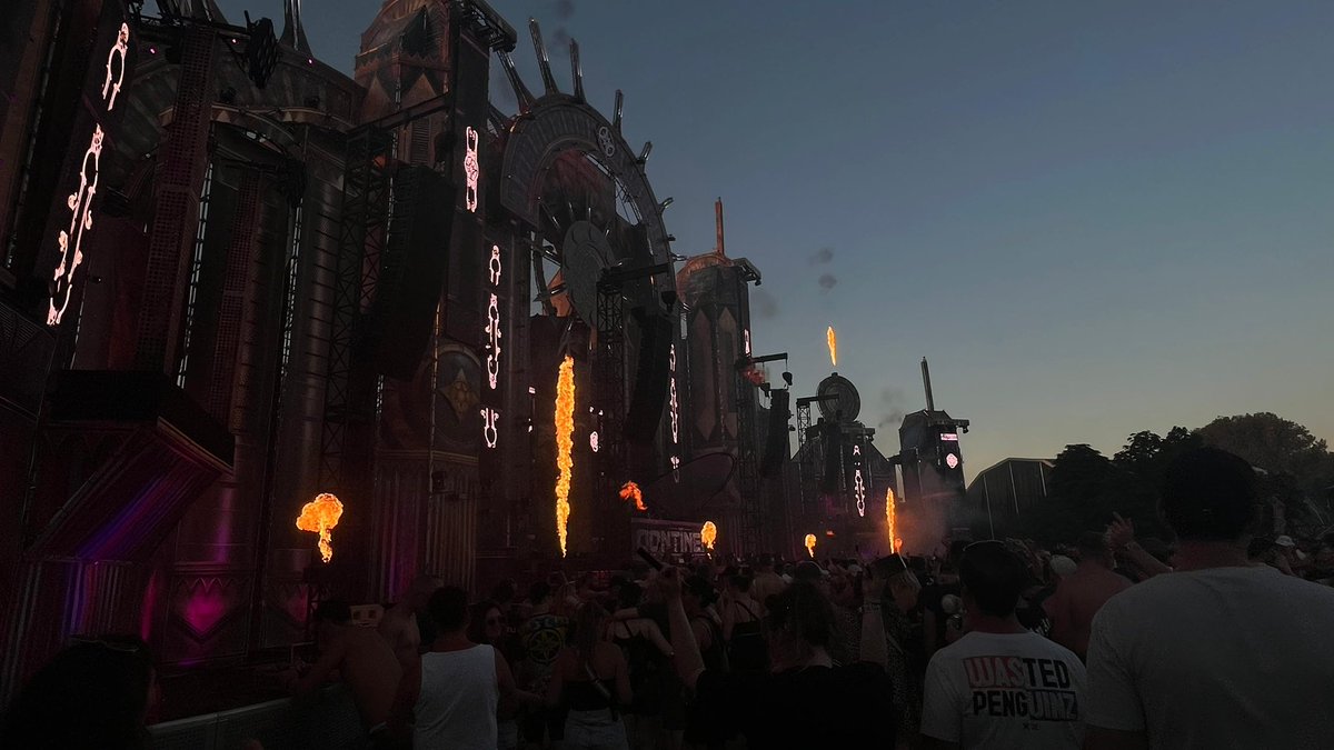 iamcxit's tweet photo. Qontinent 2024 was wonderful 💗 https://t.co/Doj7DSm0v8