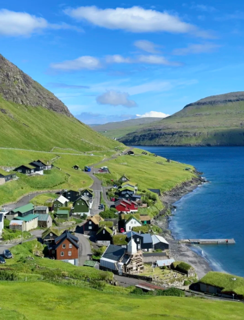 isla_davis065's tweet photo. The Faroe Islands are really stunning and I hope no one will not enjoy travelling there.😆🥰#vacation #travel #travellingtheworld #traveladdicts #photobloggers https://t.co/sht9AjQmHJ