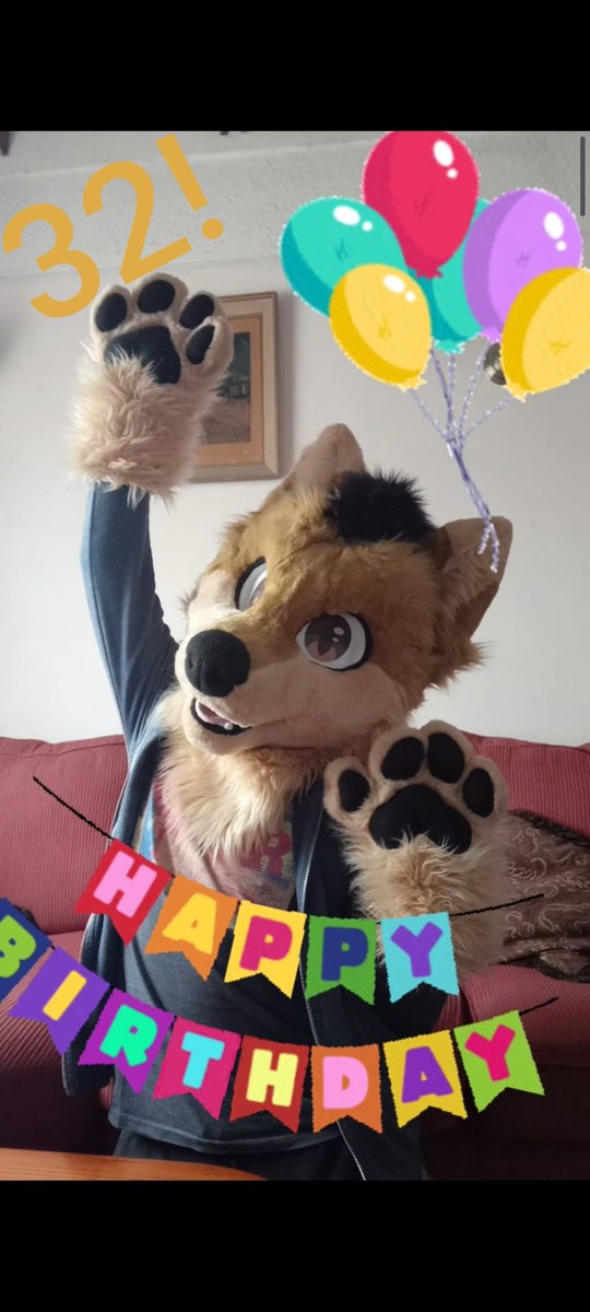 Djthewolfe's tweet photo. Birthday wolfe! I'm officially 32! https://t.co/4VDYtCwPGW