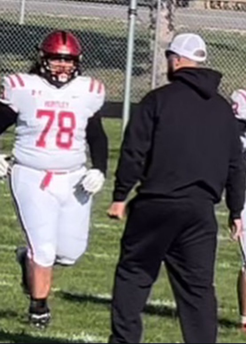 Sending much love to one of our own, Oscar Quiroz. Oscar is on a journey more difficult than anything he’s ever faced on the football field and he needs your love and support. We love you Oscar!!#fcancer #footballfamily