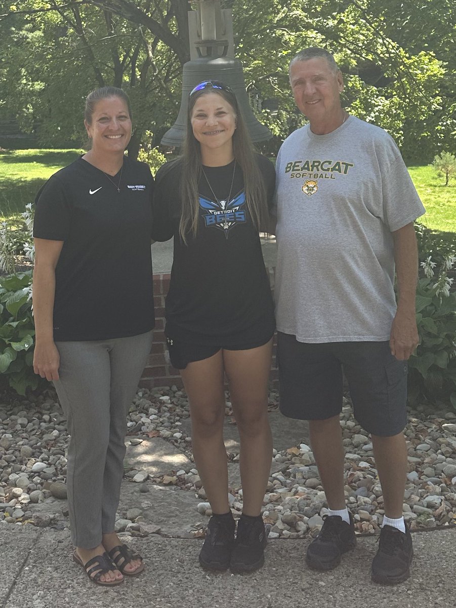 S_Farrell18's tweet photo. Rounding out the trip I got to visit Saint Vincent College in Pennsylvania! It was a joy to talk to Coach Karr as well as Coach Hinerman and learn more about their college! Go Bearcats!!

@MySaintVincent @SVC_Bearcats @SVC_Softball @CoachoMRT @LeAnnBird18 @nsrnow @SATXrecruiting https://t.co/YQBy7vEvit