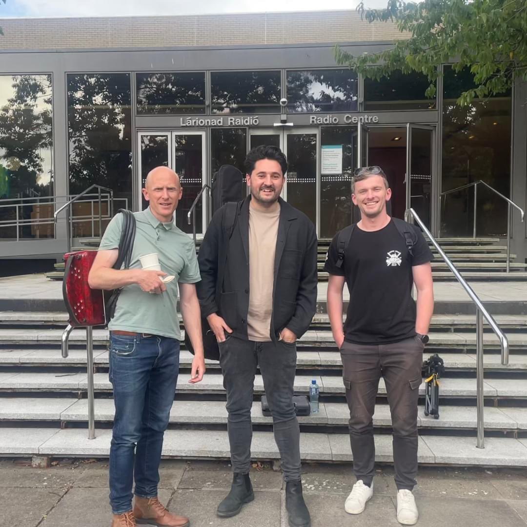 Corner Boy (@cornerboyirl) on Twitter photo Thanks to The Ray D'Arcy Show <a href="/RTERadio1/">RTÉ Radio 1</a> for having us on for a chat and to perform our new single 'Beast of Burden' 🙏
You can listen back in full now at: rte.ie/radio/radio1/r… (34:30) 📻 Thanks to The Ray D'Arcy Show <a href="/RTERadio1/">RTÉ Radio 1</a> for having us on for a chat and to perform our new single 'Beast of Burden' 🙏
You can listen back in full now at: rte.ie/radio/radio1/r… (34:30) 📻