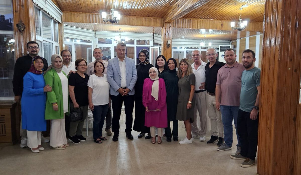 Vedalar hüzünlüdür aynı zamanda yeni başlangıçlardır. 
Veda programına katılımları için  Kaymakamımız Sayın Dr. Mustafa ALTINPINAR’a, Belediye Başkanımız Hamit KILIÇ’a, daire amirlerine,kıymetli mesai arkadaşlarıma ve okul yöneticilerimize teşekkür ederim. Allah’a ısmarladık.
