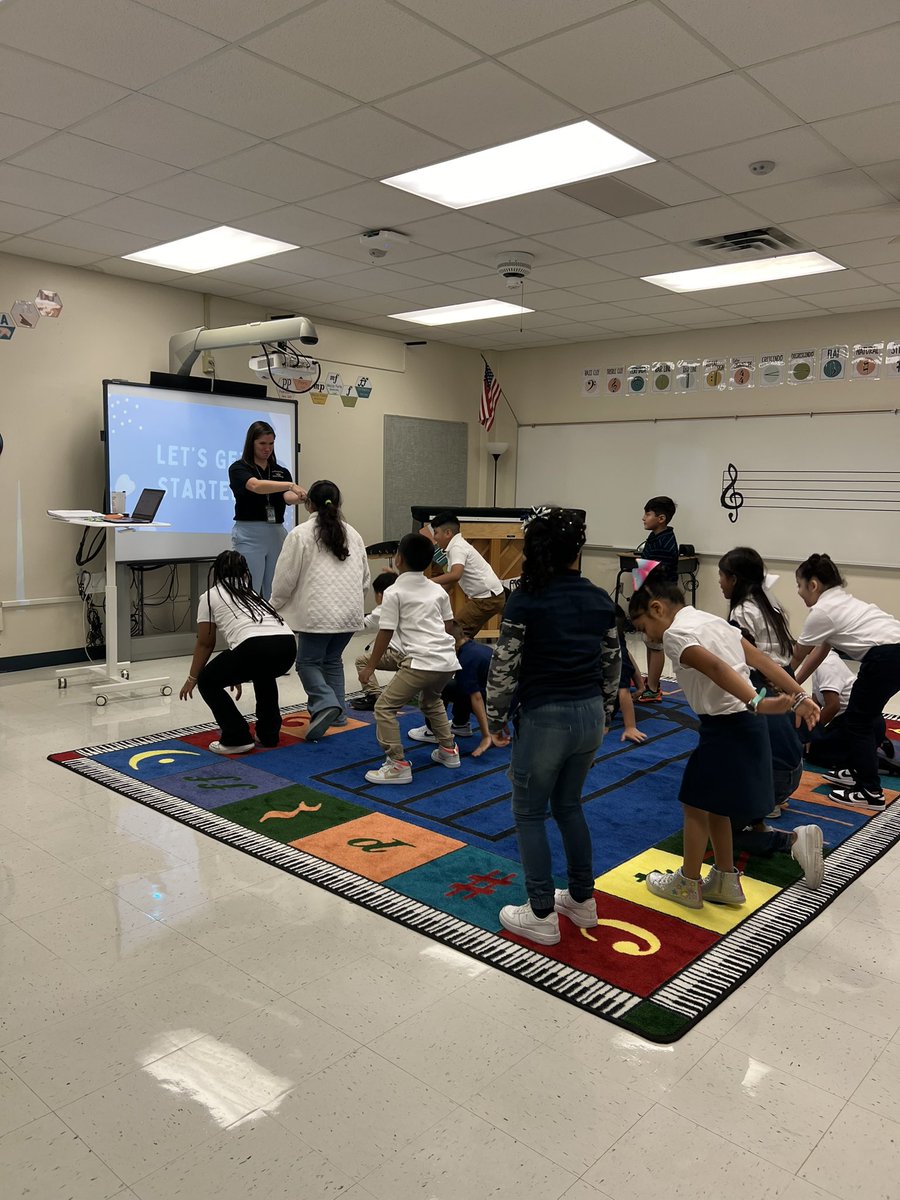 ThackMusic_FW's tweet photo. Elementary Music in @FWISDVPA is the place to be! Our teachers started off the day with setting expectations and an introduction to music class! #fwisdfirstday @KirkpatrickES @VZGTigers @TASimsFWISD @CharlieGarciaFW @CannonJesse2 @DrRubenAlcala https://t.co/RnleL8XODk