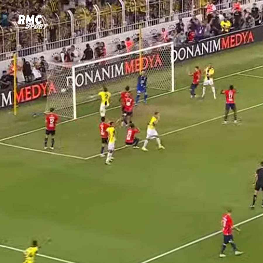 RMCsport's tweet photo. 🚨 C'EST TERRIBLE !! 
LE FENER ÉGALISE DANS LE TEMPS ADDITIONNEL SUR UN CSC DE DIAKITE !! (1-1)

▶️ https://t.co/JFxZ6K6ais https://t.co/3148jQhokx
