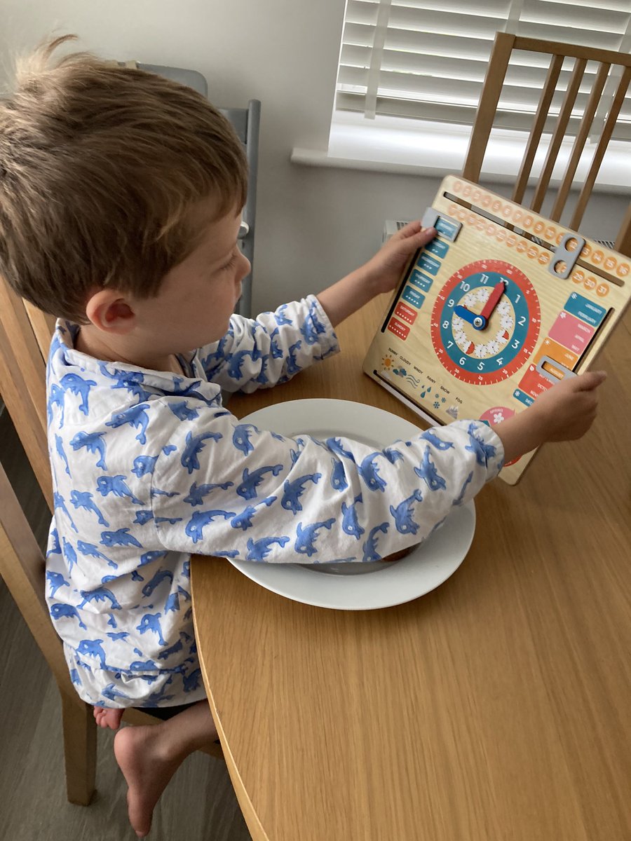 spagmathsleeds's tweet photo. Maths is fun! Enjoying learning about time whilst eating breakfast ⏰ 🍳! https://t.co/1aby5My16v