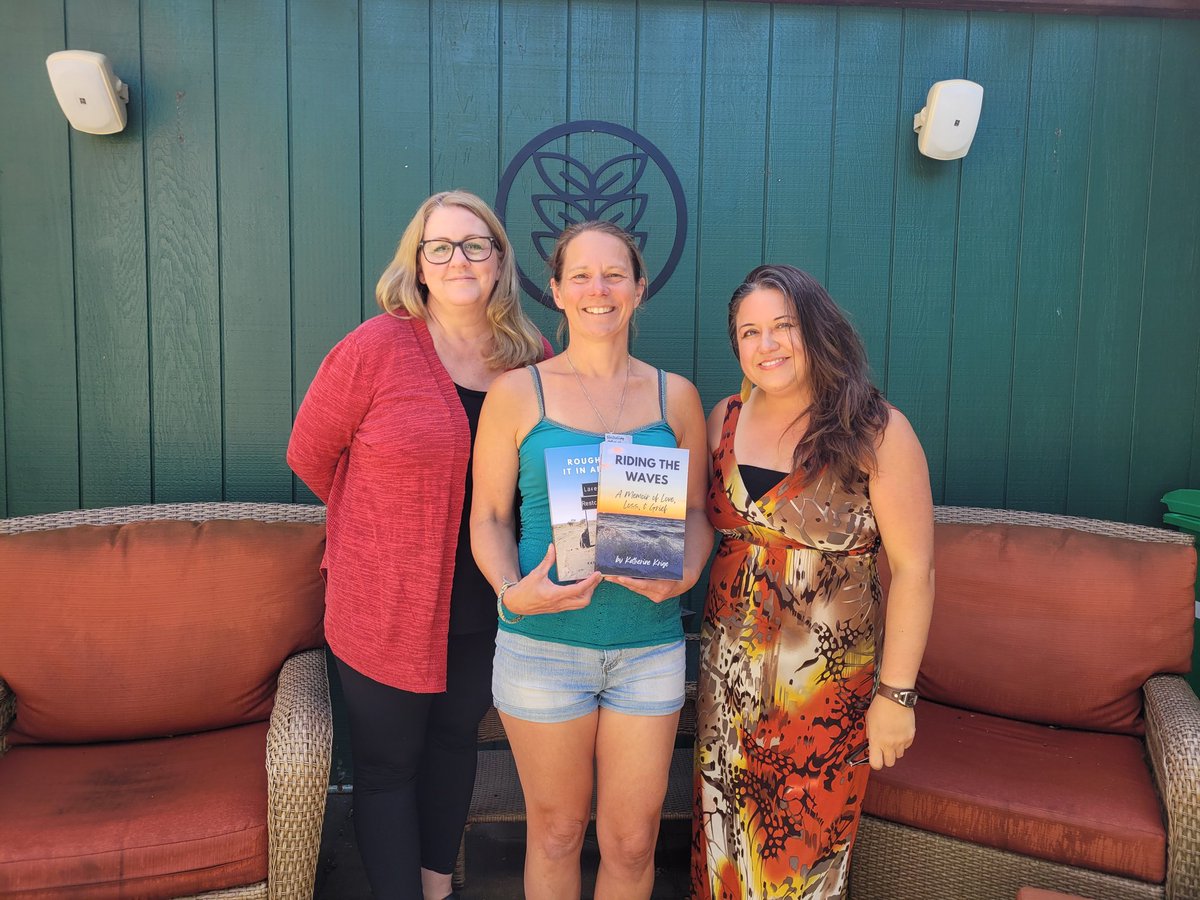 KatherineKrige's tweet photo. So happy I was able to squeeze in a visit with @your_new_leaf this past weekend, as she introduced me to this incredible woman. I enjoyed conversations around #writing, #publishing, and that thing called life. Beautiful to meet you Jen! https://t.co/htzvWu4wgH