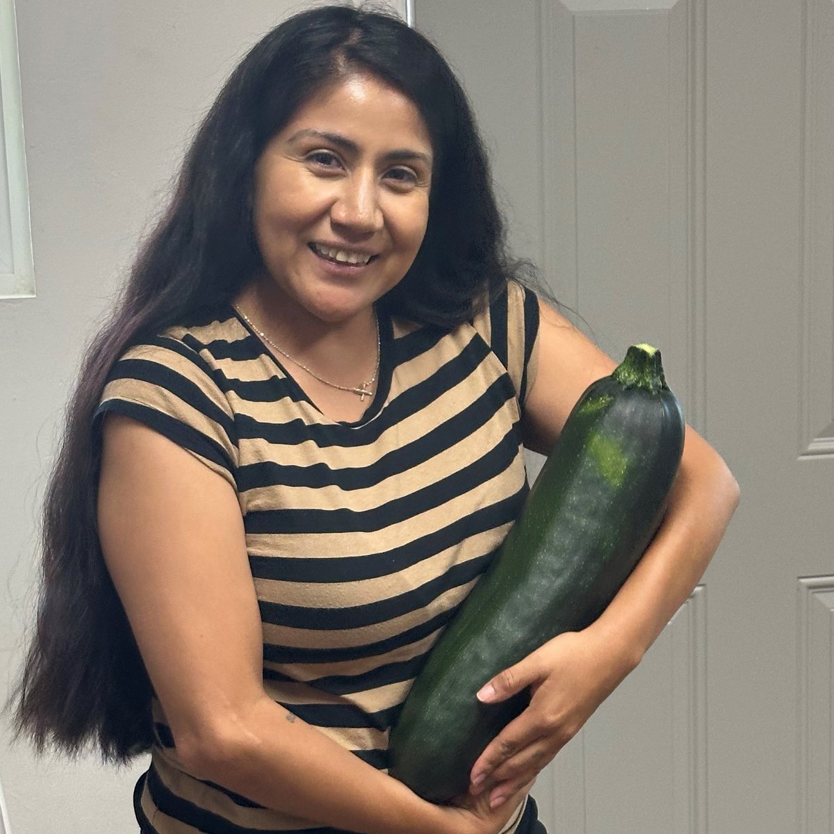 The latest donation from our amazing community partner, BrightSide Produce! What an amazing zucchini! What would you make with it?
#giantveggies #studentsuccess #foodpantry #weloveourpartners