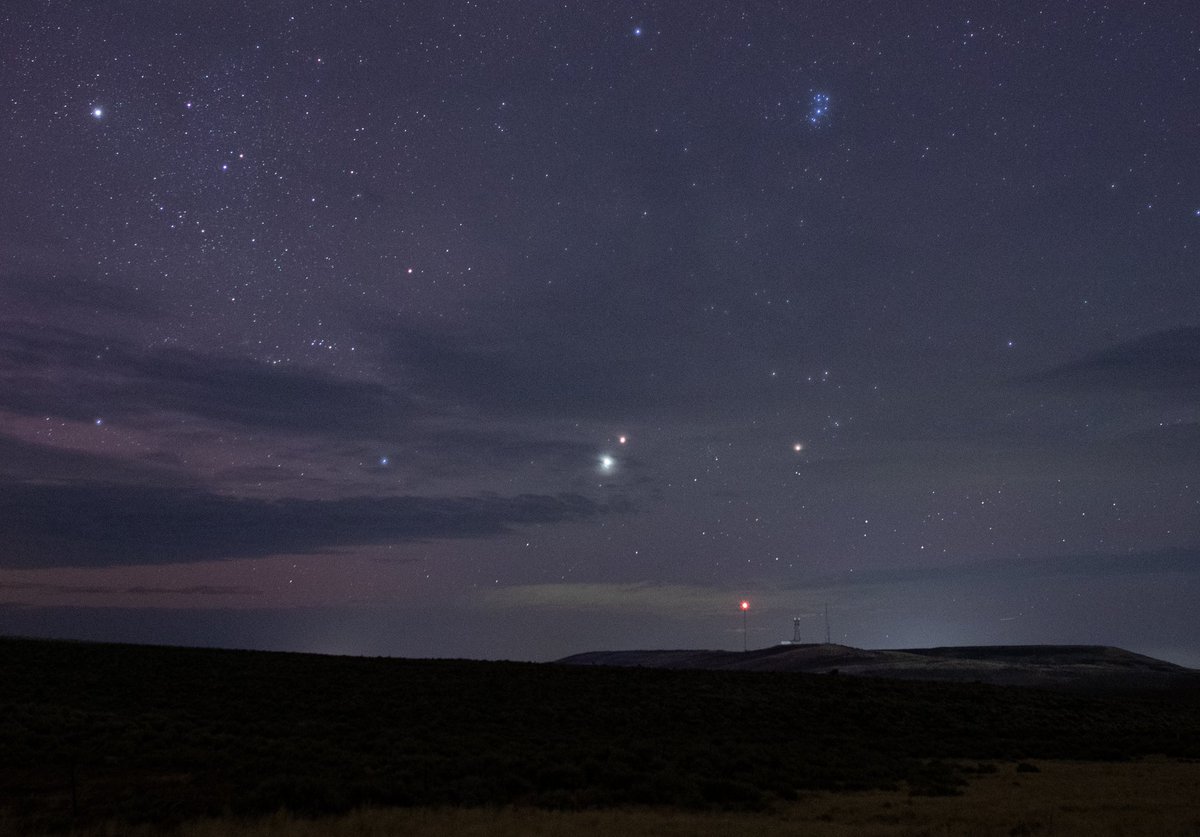 Jupiter and Mars (seen here at center) will have an extremely close pair-up called a conjunction on the morning of the 14th. Find them in the eastern sky in the  hours before sunrise. go.nasa.gov/3WNEn9Y