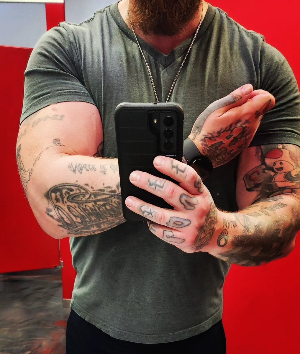 ItalianJedi2's tweet photo. Quick bicep pump prior to work.  
Attempting 5 day fast.

#ChasingGainsDaily https://t.co/UpeGrEyvsw