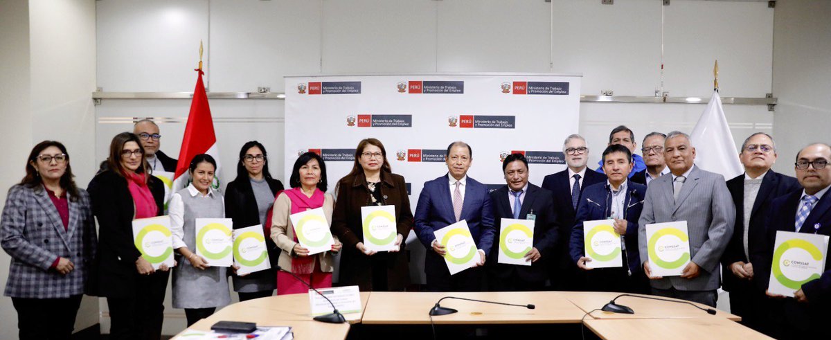 SunafilPeru's tweet photo. ✅ Durante la sesión del #CONSSAT, los participantes expusieron un balance del diálogo social en materia de #SST. https://t.co/tp6VANulI2