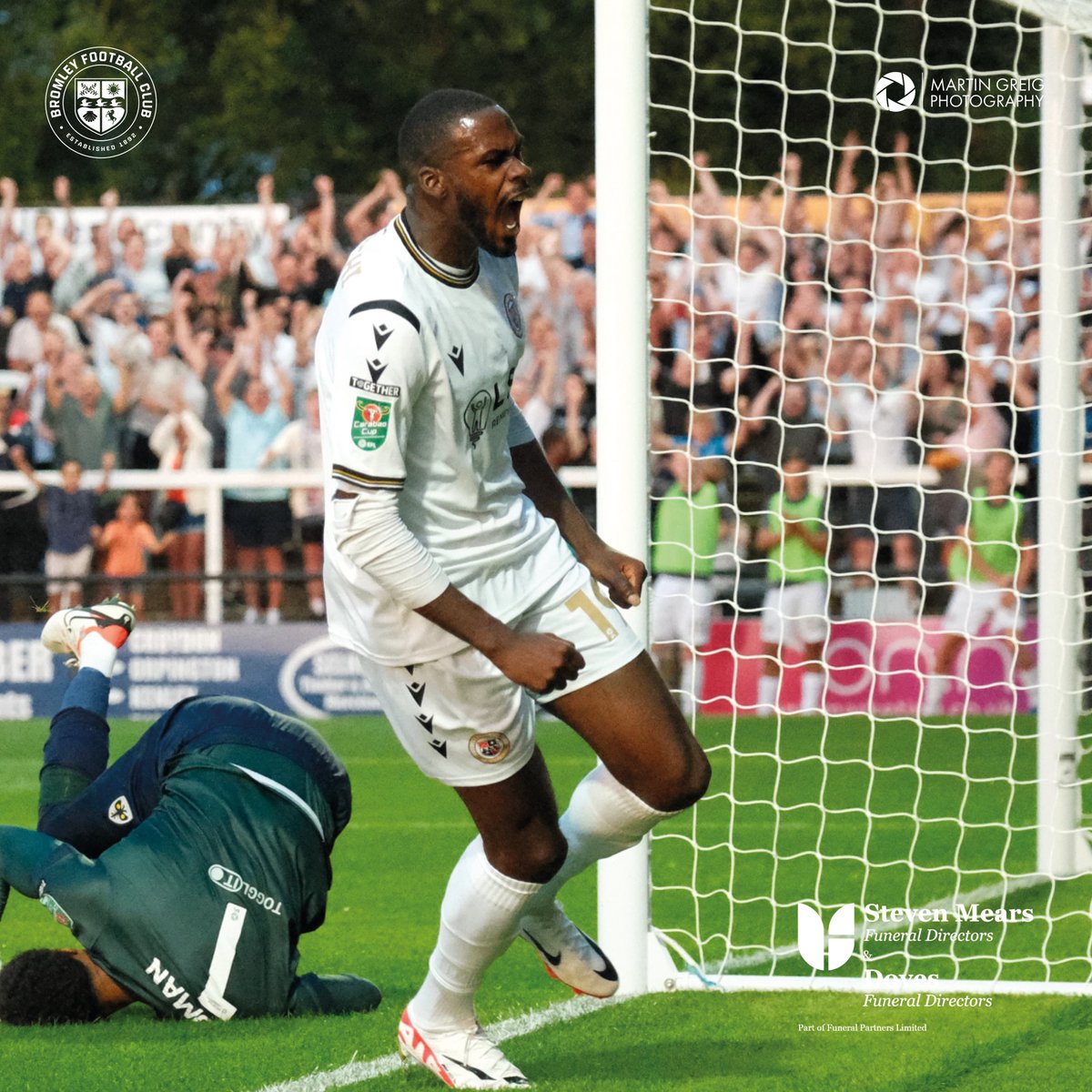 The first Raven to score an EFL goal at Hayes Lane. 

Levi Amantchi 👏

#WeAreBromley