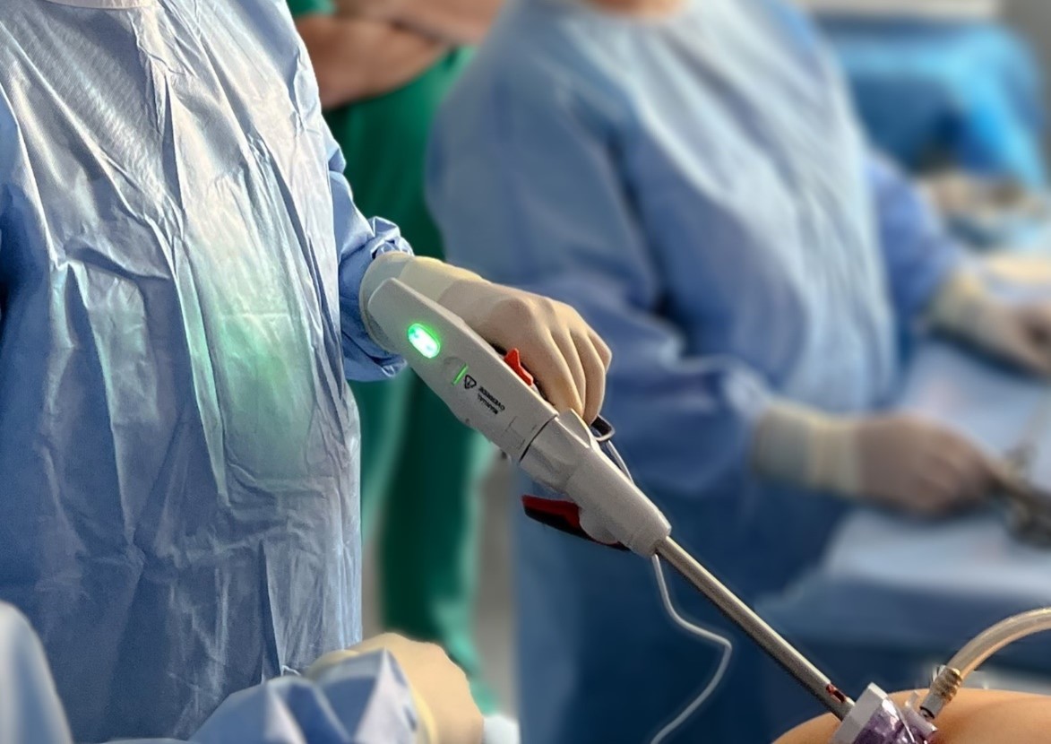 Where smart meets streamlined. The AEON Powered Stapling System, with LED feedback, fewer components, and easy controls, optimizes OR efficiency. A simplified interface and lighter weight enhance surgical agility. One LED. One lever. One button. One solution. #Innovation