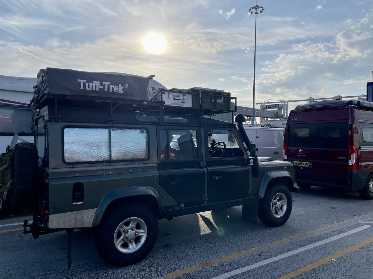 Rewards, after a long day of Land Rovering 🏕️🍻🥗