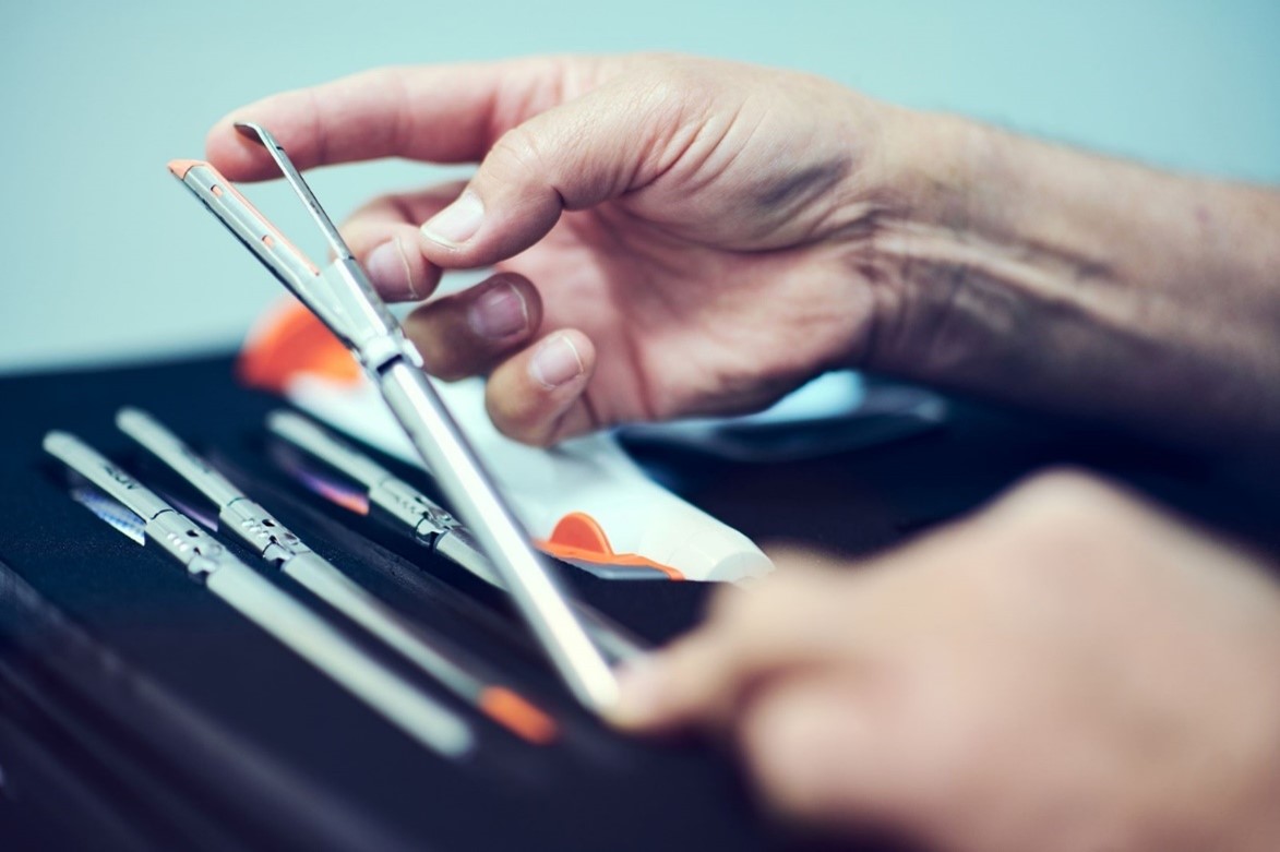 The optimal tool across surgical applications. AEON offers a broad selection of reloads and anvil types to accommodate tissue thickness from 0.75mm to 4.0mm. With 5 staple heights and 3 anvil tips, we provide ideal options for diverse surgical needs. Because choice matters.