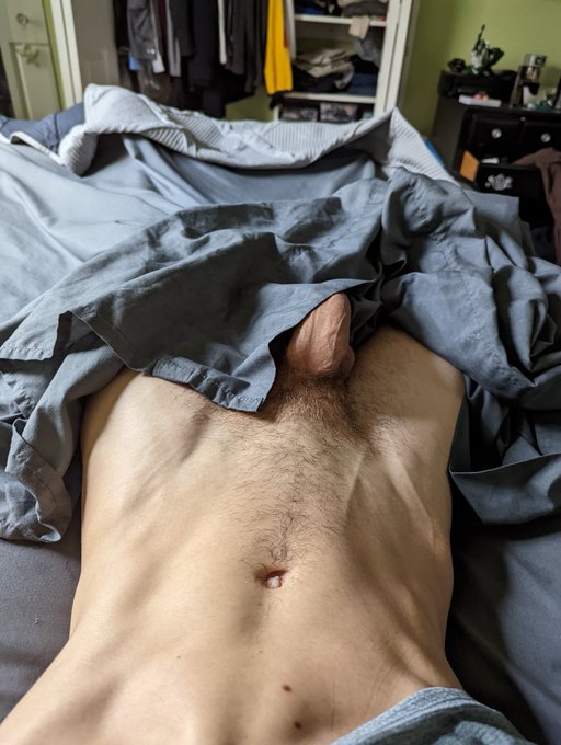 Gotta love morning wood hehe 😉 https://t.co/VOv6kXlubj