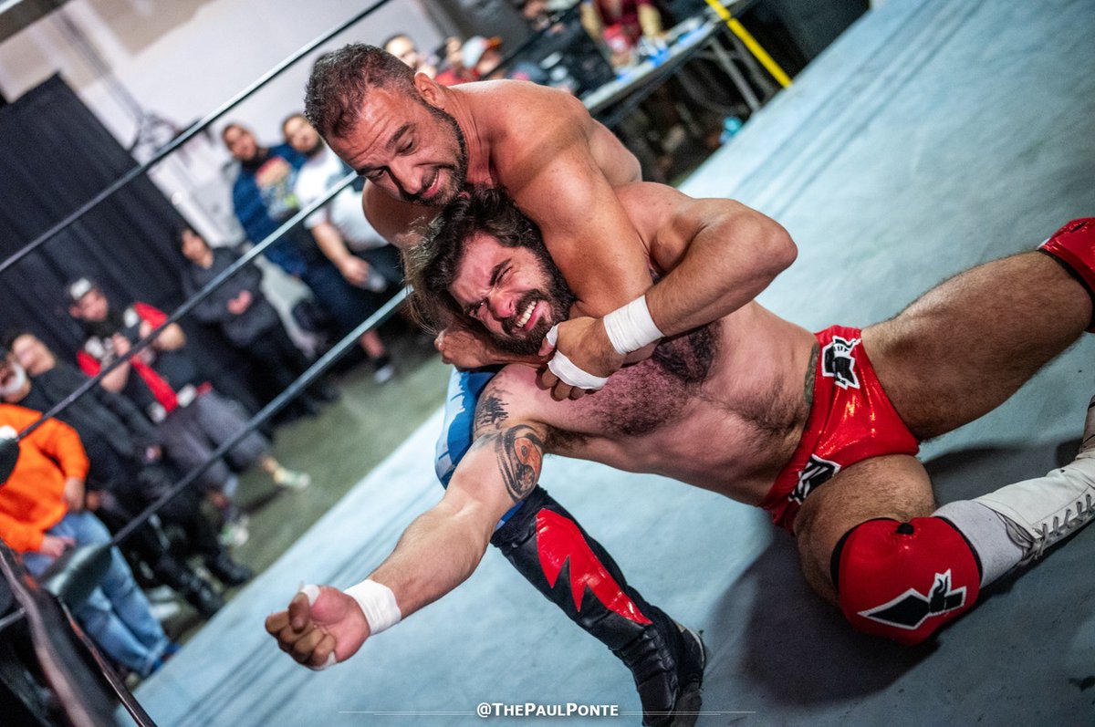 wresadam's tweet photo. Why is is that when you put some blokes in a reverse chin lock they spread their legs wide? It's fucking hot as hell!
#prowrestling #gay #muscle #trunks #bulge #bulgemen #hot #homo #suffering #chinlock #wrestlers #wrestling #prowrestlers https://t.co/tTLsOtNFod