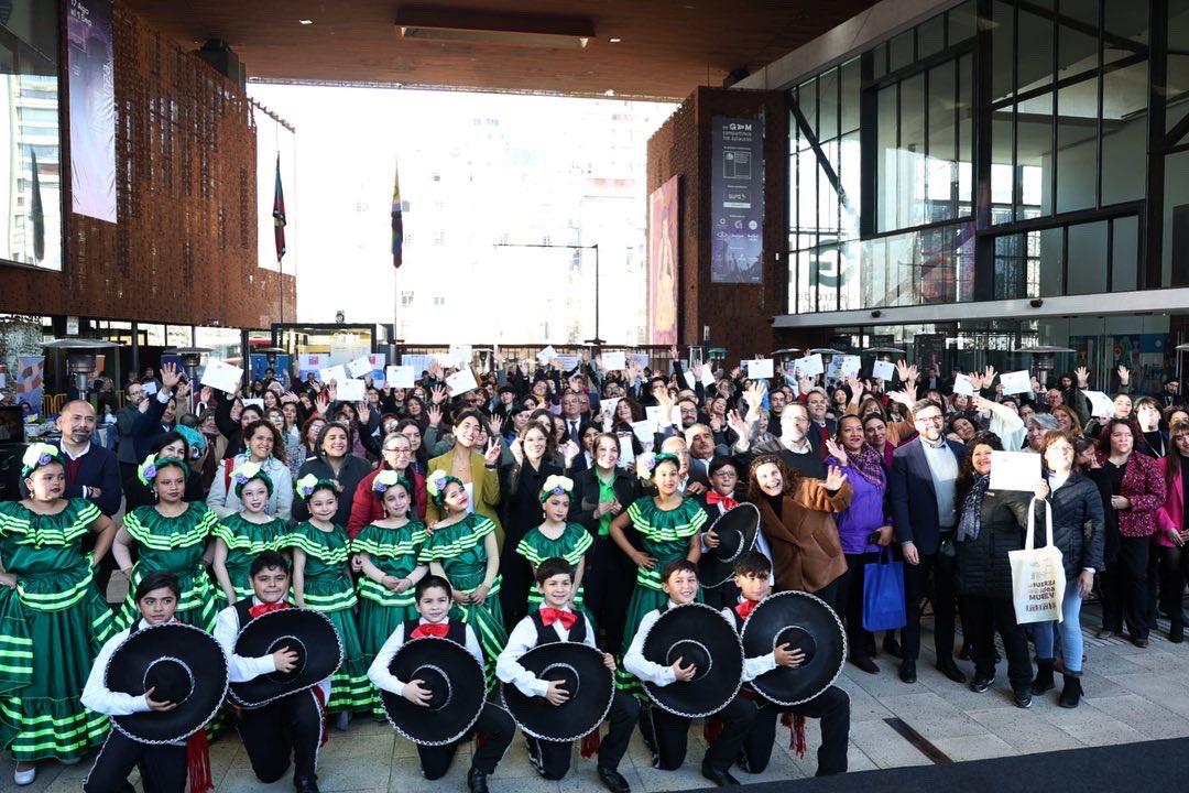 dos_segegob's tweet photo. En @centroGAM se realizó la ceremonia de adjudicación del Fondo de Fortalecimiento de Orgnizaciones de Interés Público 2024 encabezada por nuestra ministra @camila_vallejo y subsecretaria @nikicardoch, donde asistió nuestro director @IgnacioAchurra. https://t.co/MvWCAlEHQS