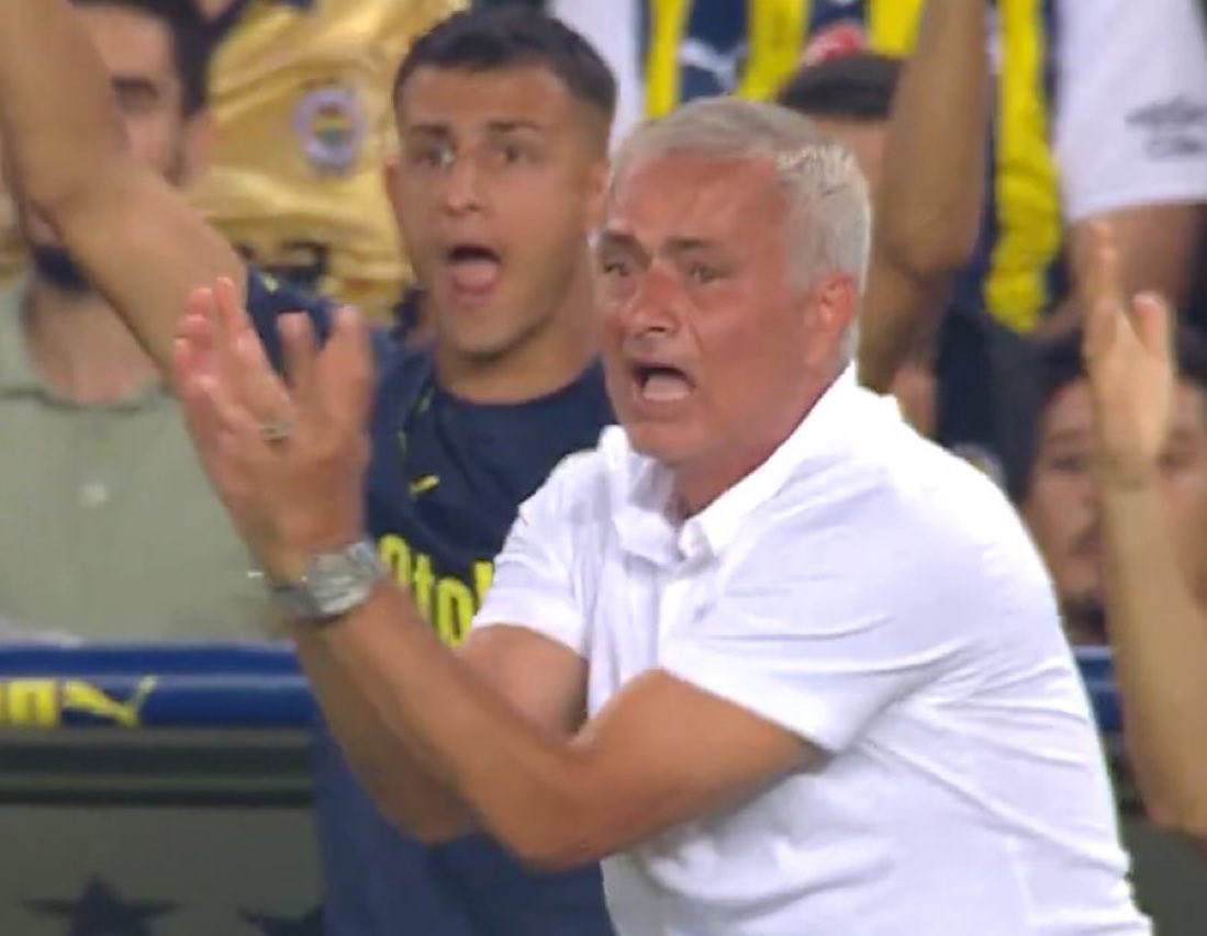 atavratfelipe's tweet photo. Mourinho: "Sanki benden önce Şampiyonlar Ligi'ne gidebiliyordunuz amk." https://t.co/7i1hF5OfIY