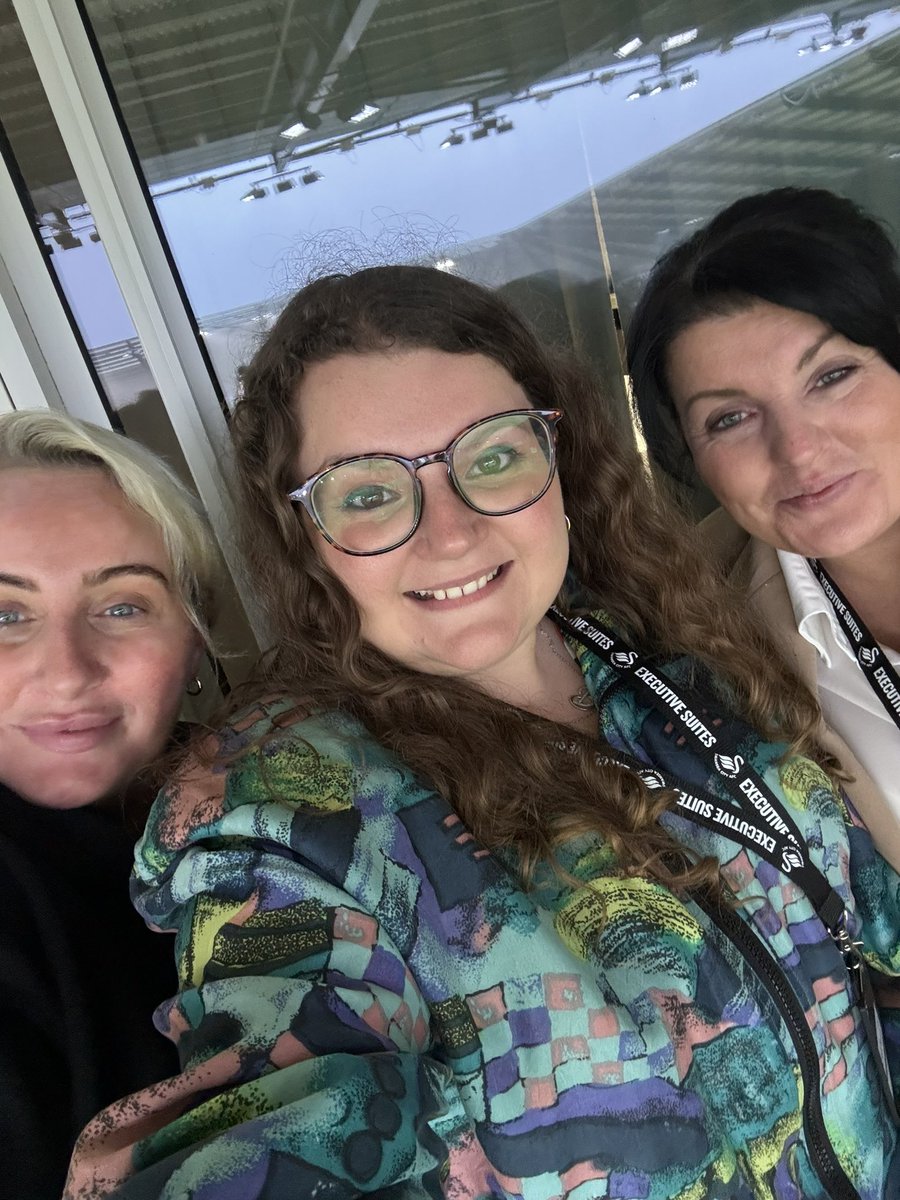 Molly Dowrick tweet media