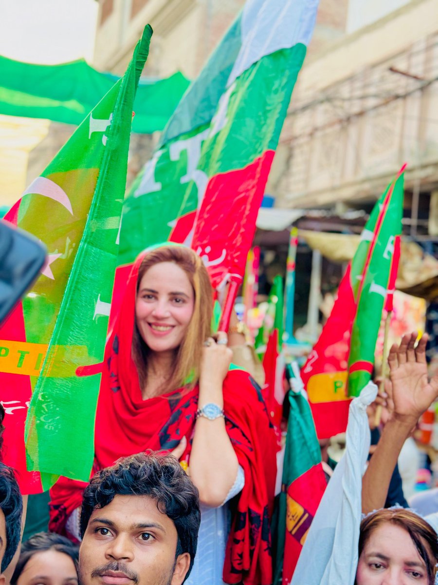 zartajgulwazir's tweet photo. میرے عظیم لیڈر عمران خان .. اپ کو ڈیرہ غازی خان کی طرف سے  جشن ازادی مبارک ہو .
 پاکستان زندہ باد https://t.co/1cI5Ti8vf2