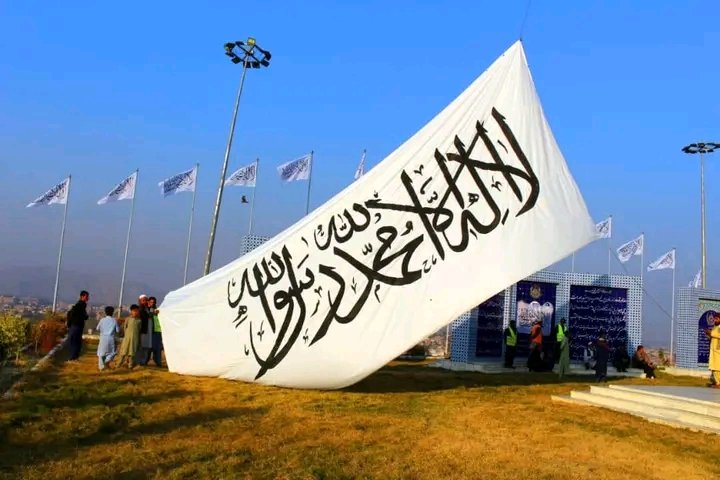 بدون له سېکولر لچکانو څخه به کم داسې افغانان موجود وي، چې د اسد ٢٤مه دې له شر څخه د نجات ورځ ونه ګڼي او په یاد دې یې مسرور نشي، زه خو همداسې انګیرم! 
#الفتح