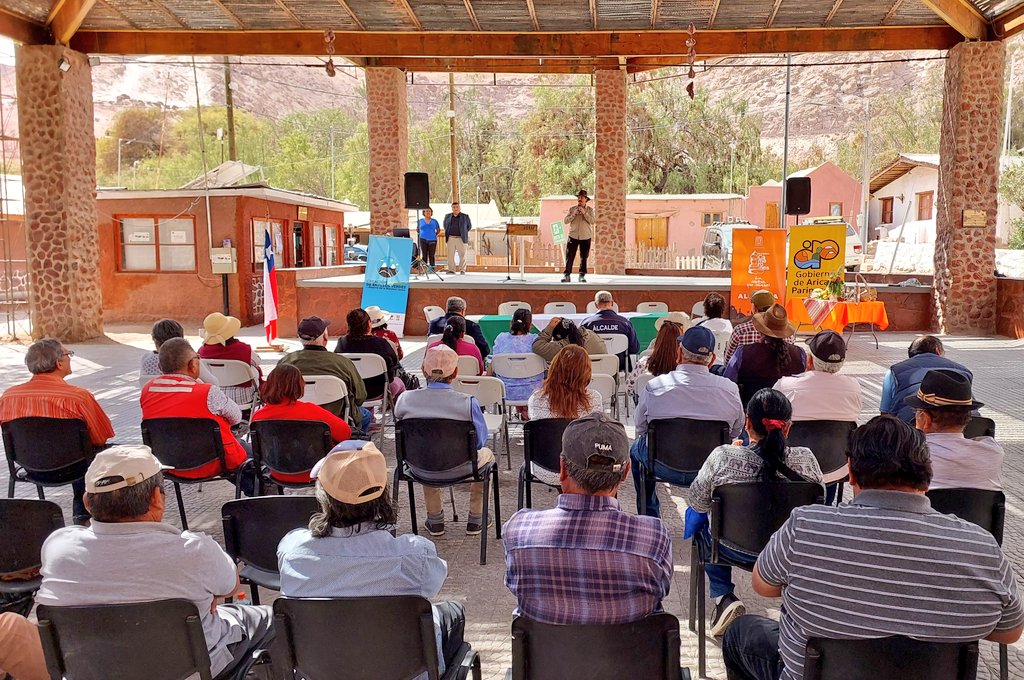 conaf_arica's tweet photo. 📢🌳 Hoy lanzamos en #Codpa programa que permitirá capacitar a 240 comuneros y comuneras de la Reserva de la Biósfera Lauca de Camarones, y fortalecer sus emprendimientos en turismo, agricultura, ganadería y artesanía durante los próximos 4 años, por más de $1.800 millones 🦐🫱🏻🫲🏽🦫 https://t.co/OyVxqqEJgQ