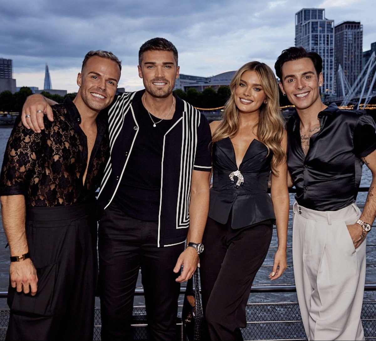 xchloelloyd's tweet image. Olly you were one of life’s truly good people. Full of so much kindness, love &amp;amp; fun. I’ll cherish the memories of us giggling together, singing at the top of our lungs at UJ gigs &amp;amp; double dates with the boys. The love &amp;amp; devotion you &amp;amp; Jaymi have is  timeless &amp;amp; everlasting.🤍☁️