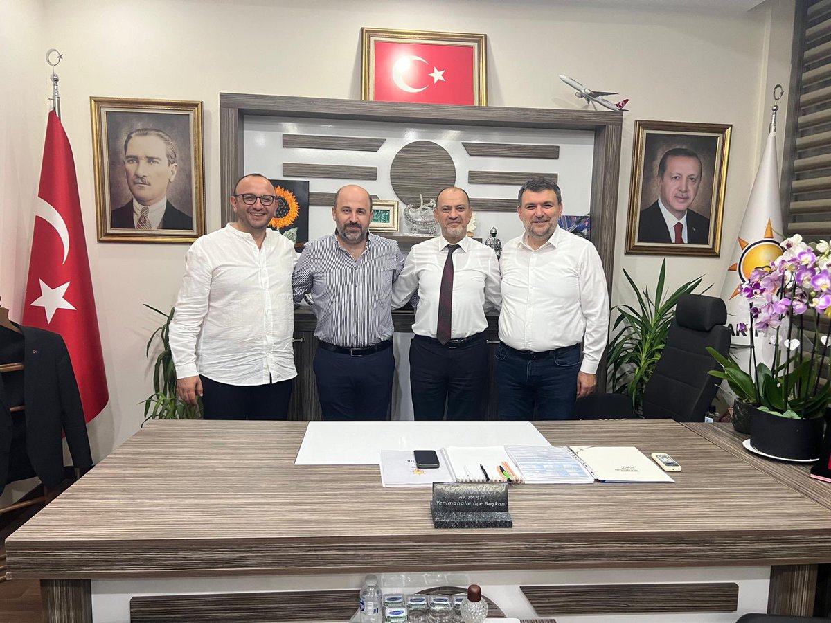 Önceki dönem Ak Parti Yenimahalle İlçe Başkanımız Süleyman Alper İnceöz,Önceki Dönem Yenimahalle İlçe Bşk Yrd. Semih Daştan ve Önceki Dönem İl Bşk Yrd. Burhanettin Aksoy,İlçe Başkanımız <a href="/ekremyuce06/">Dr. Ekrem Yüce</a>’ye hayırlı olsun ziyaretinde bulundular.

Nazik ziyaretleri için teşekkür ederiz.