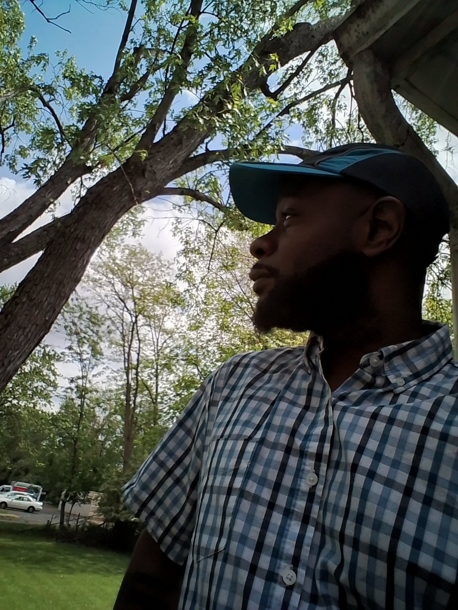 WildElDios's tweet photo. Showing too much love for me betrayed hurt and so many other things 
So I stay away from people altogether 
My home is been the best blessing ever 
(Big ass backyard) 
Life is great 
Counting my blessings https://t.co/tHwFM3B5Ed