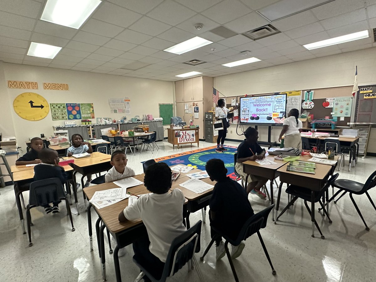 dlburgess23's tweet photo. Had an amazing first day back at school! The energy and enthusiasm from both our students and staff are off the charts. Excited for the incredible journey ahead this school year! 🎉#FWISDfirstday https://t.co/ObHmqVMJbZ
