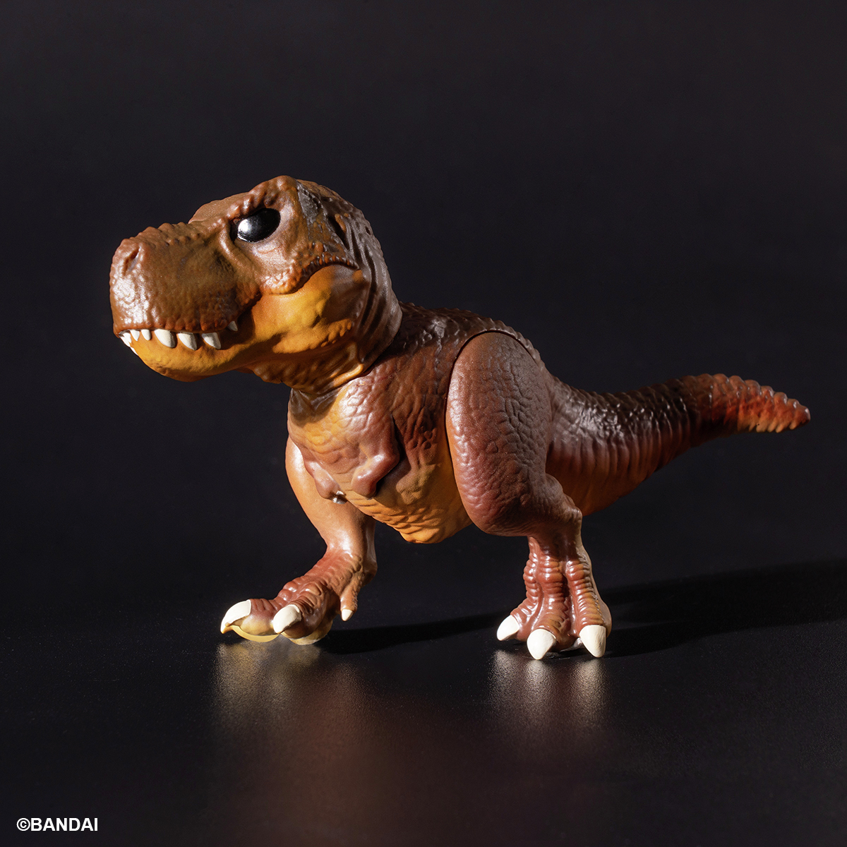🦕お菓子売場にて発売中🦖／ 「 最強！恐竜フレンズ 」 全種並べると