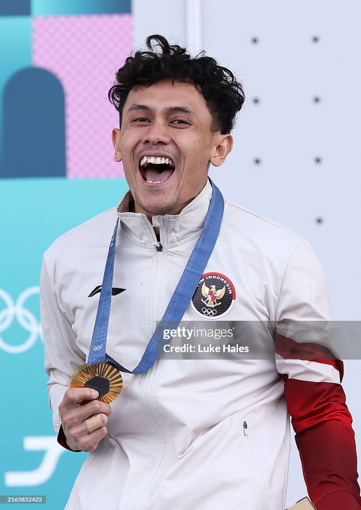 ainurohman's tweet photo. RESMI! 

Bonus Peraih Medali Olimpiade Paris 2024

*Veddriq Leonardo (emas, speed climbing), Rp 6 Miliar 
*Rizki Juniansyah (emas, weightlifting), Rp 6 Miliar
*Gregoria Mariska Tunjung (perunggu, badminton), Rp 1,65 Miliar

*Pelatih peraih emas: Rp 2,75 Miliar 
*Pelatih peraih perunggu: Rp 675 juta 

*Seluruh atlet dan pelatih yang tidak mendapatkan medali juga akan mendapatkan bonus yang akan segera diumumkan pemerintah.