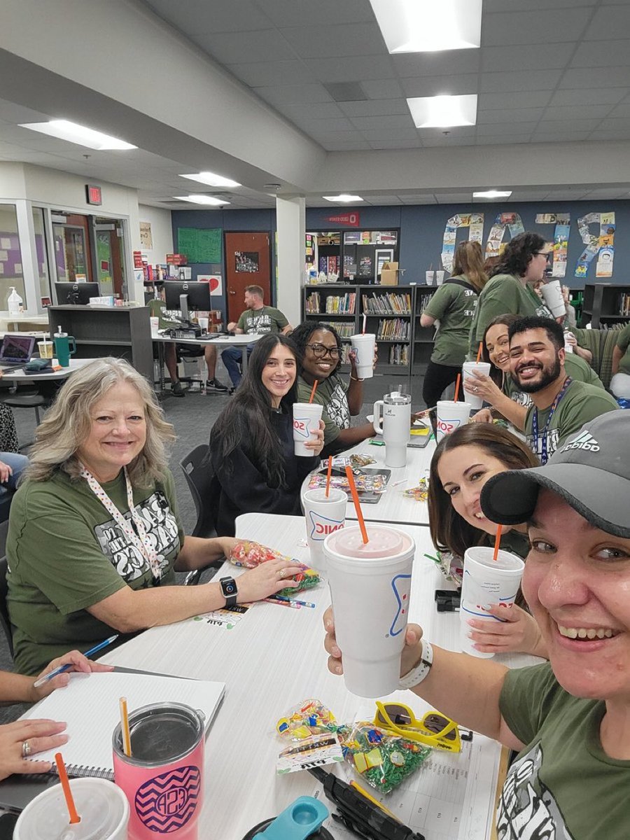 MrsBreedlove_'s tweet photo. Survived the first day back thanks to our awesome PTA and a Sonic drink the size of my lesson plans! You all know the way to a teacher's heart (and caffeine needs). Cheers to a great year ahead! #TeacherFuel #PTALove #WeAreDegan #Back2Basics #OneLISD #DeganPTA π«ΆπΎ https://t.co/lUPevq2Lx6