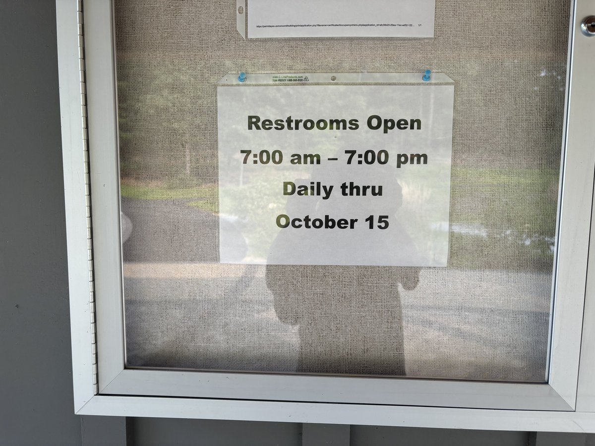 FriendsofBFRT's tweet image. The public restrooms at Gerow Park near the trail in West Concord are open from 7:00am to 7:00pm daily (until October 15th). Location is about 100 yards north of the parking lot on Commonwealth Ave. (near the former Concord MCI). Also available, a fountain to fill water bottles.